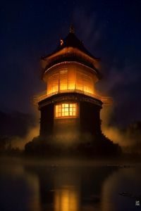 犯罪动作电影封面，黑衣主角在霓虹灯闪烁的城市夜景中奔跑，画面酷炫
